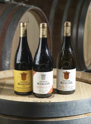 Château Maucoil 3 bouteilles dans le chai (2)